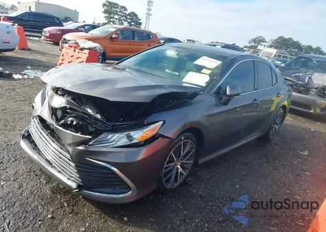 2024 Toyota Camry Xle z USA, uszkodzony, nr VIN 4T1F11AK9RU879044